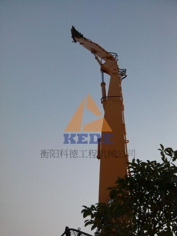 挖掘機(jī)改裝拆樓機(jī)，三段式加長(zhǎng)臂20-32米